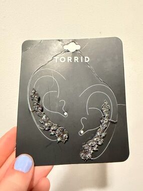 torrid silver crystal ear climbers with clear rhinestones